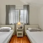 Zara 1 Apartment