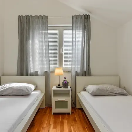 Zara 1 Apartamento